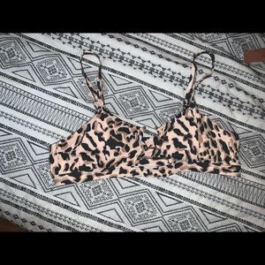 NWOT SHEIN Leopard print bikini top
